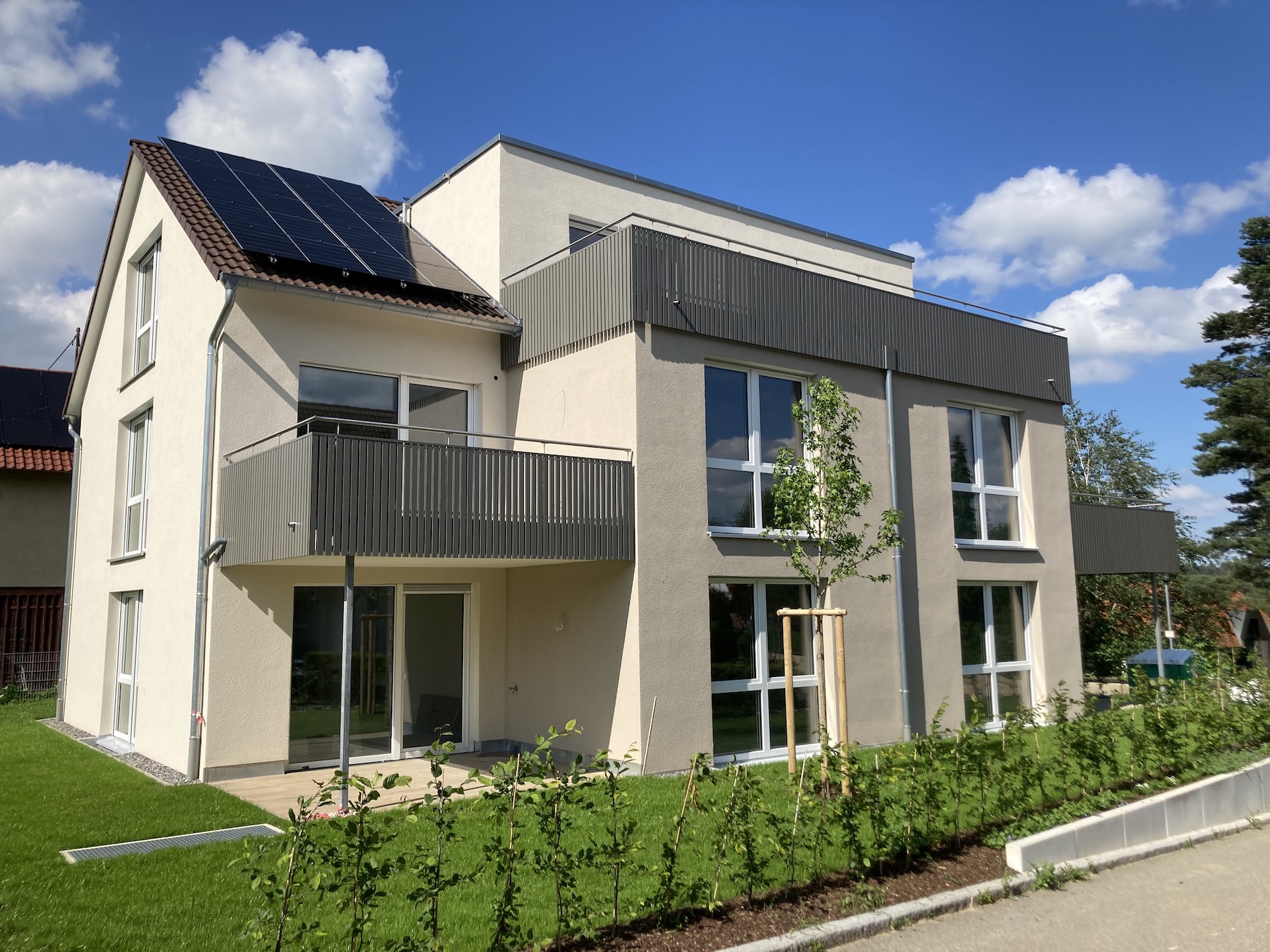 5-Familienhaus in Pliezhausen-Dörnach, fertiggestellt 2024, Effizienzhaus-55-Standard